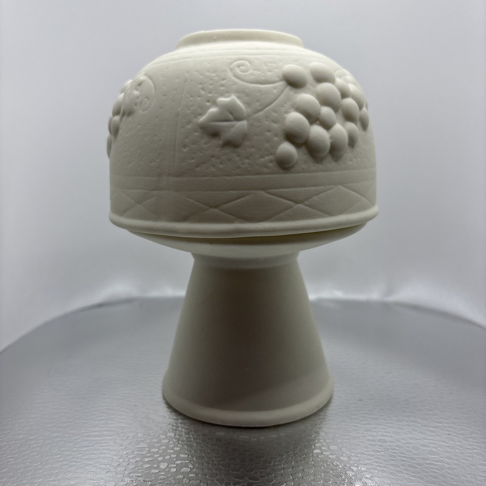 Porcelain Lithophane Fairy Light - Grapes, Ivy Leaf 6"